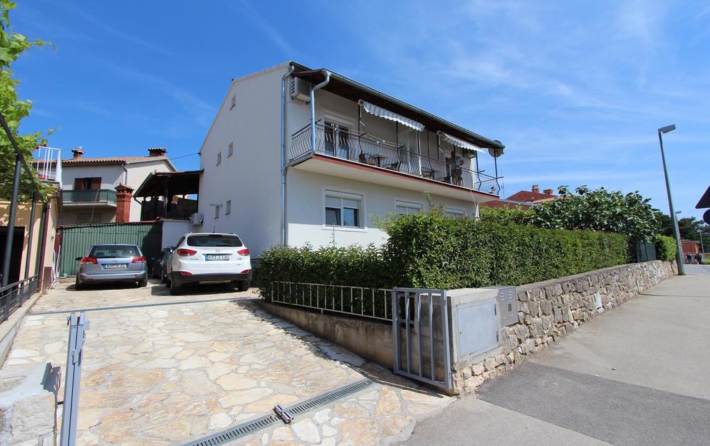 Apartments And Room Eva Rovigno Esterno foto